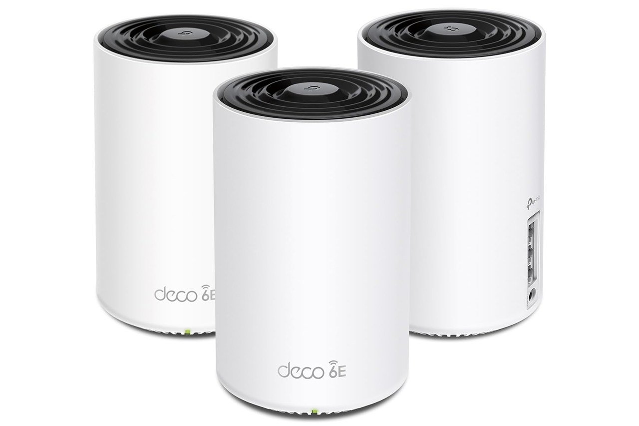 Stop Dead Zones: TP-Link Deco XE75 Mesh Tested Across a Whole Home